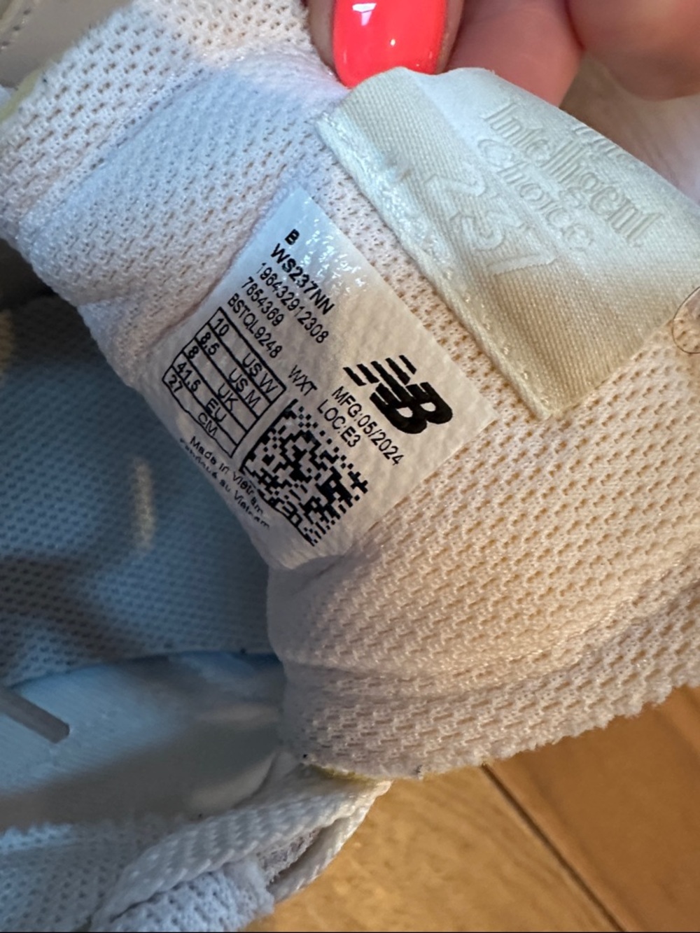 New Balance Neutral Beige & White Casual Sneakers - Picture 6 of 6